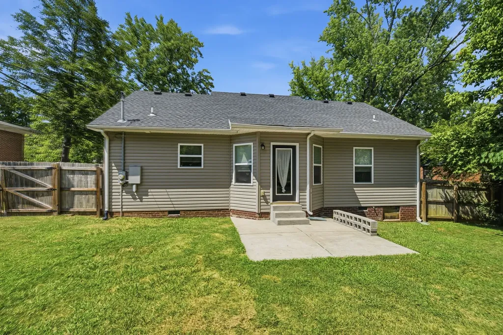 208 Pitt Lane Springfield TN 37172