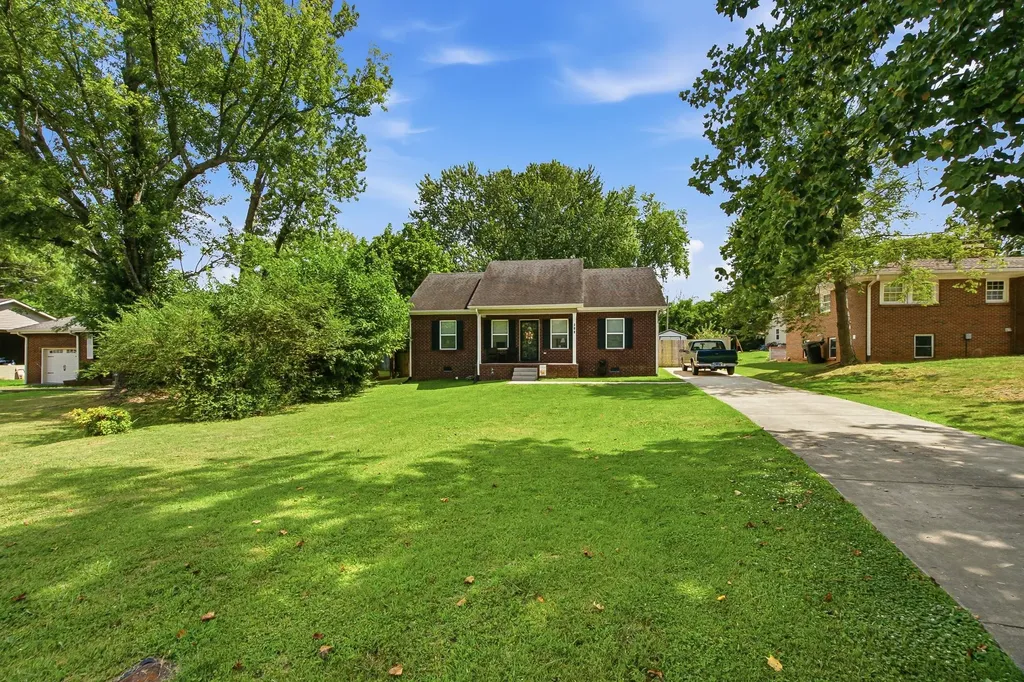 208 Pitt Lane Springfield TN 37172