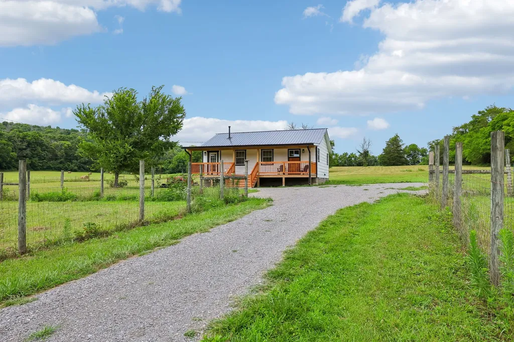 12297 Elrod Mcelroy Road Milton TN 37118