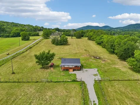 12297 Elrod Mcelroy Road Milton TN 37118