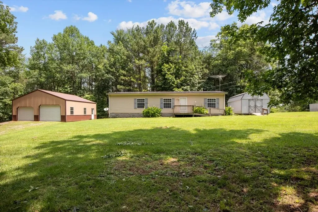 211 Old Stagecoach Lane Erin TN 37061
