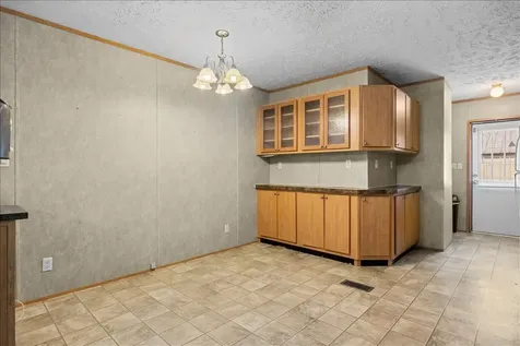 211 Old Stagecoach Lane Erin TN 37061