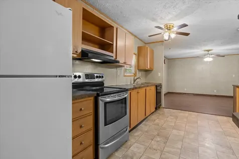 211 Old Stagecoach Lane Erin TN 37061
