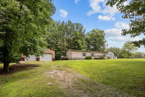 211 Old Stagecoach Lane Erin TN 37061