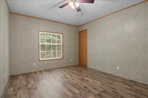 211 Old Stagecoach Lane Erin TN 37061