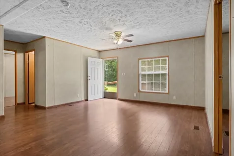 211 Old Stagecoach Lane Erin TN 37061