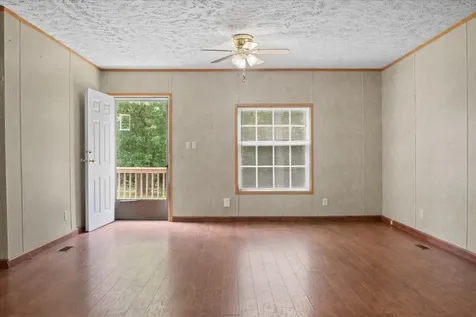 211 Old Stagecoach Lane Erin TN 37061