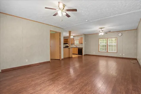 211 Old Stagecoach Lane Erin TN 37061