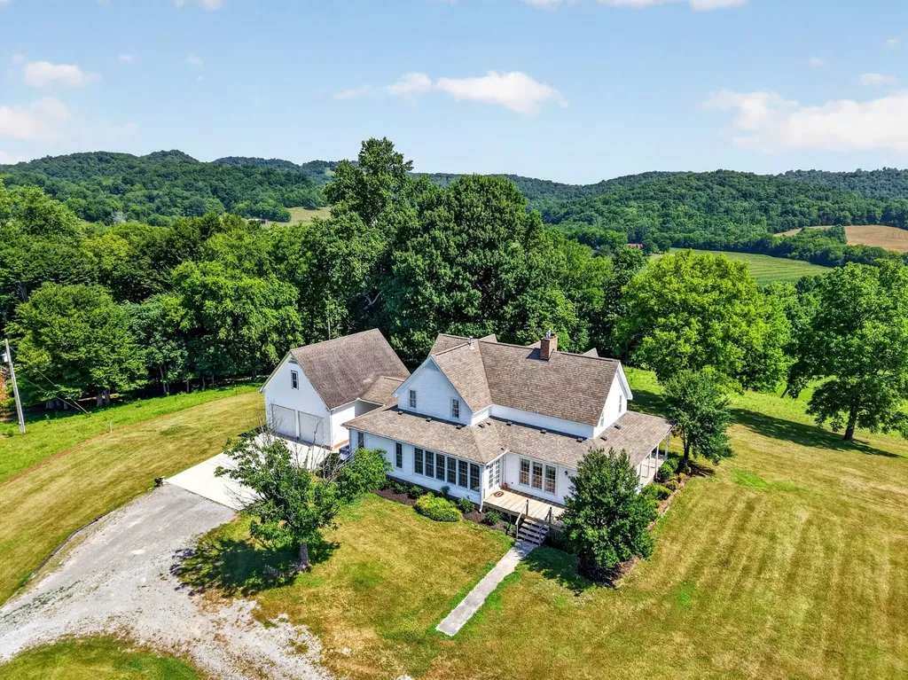 5713 Smith Fork Road Liberty TN 37095