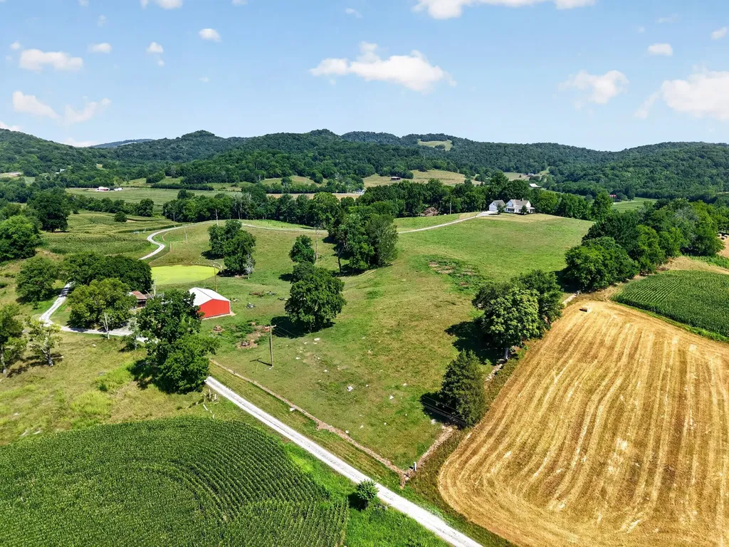 5713 Smith Fork Road Liberty TN 37095