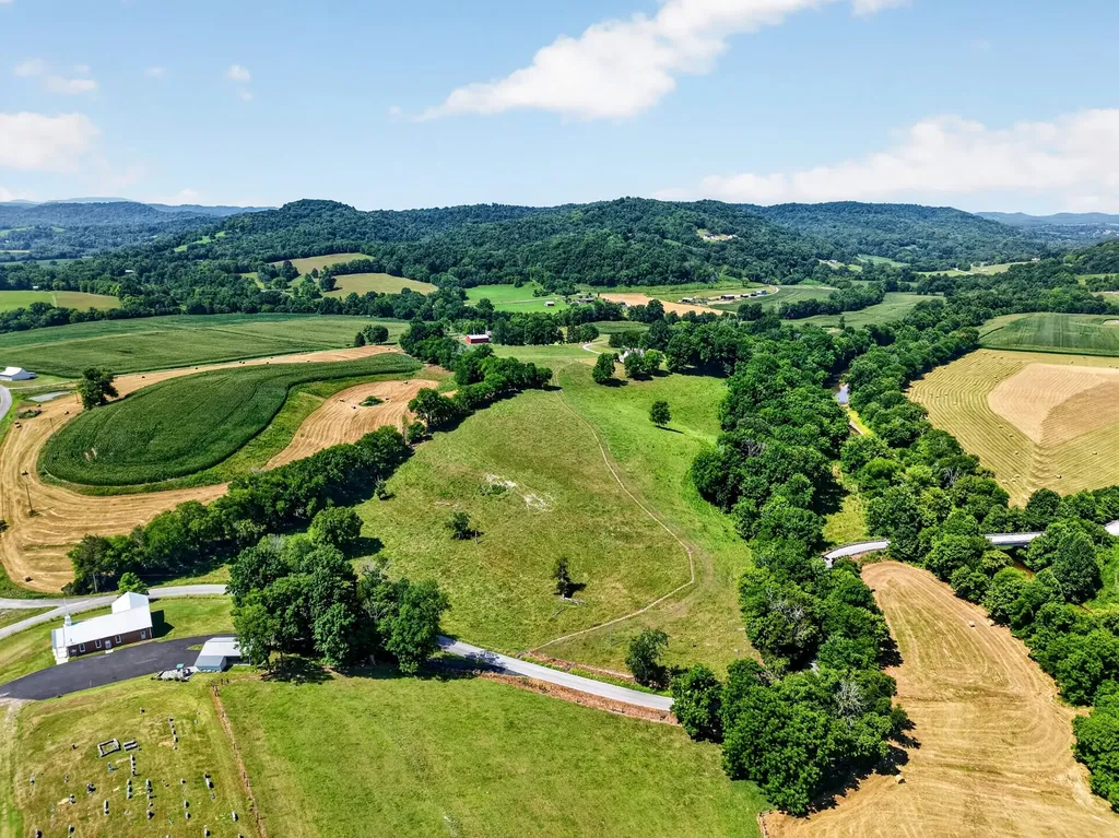 5713 Smith Fork Road Liberty TN 37095