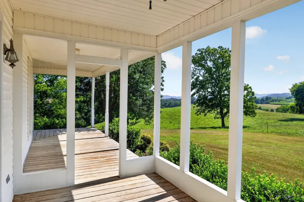 5713 Smith Fork Road Liberty TN 37095