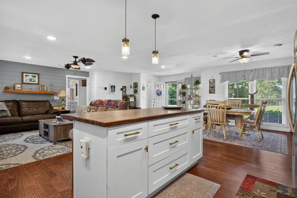 496 Sunset Drive Sparta TN 38583