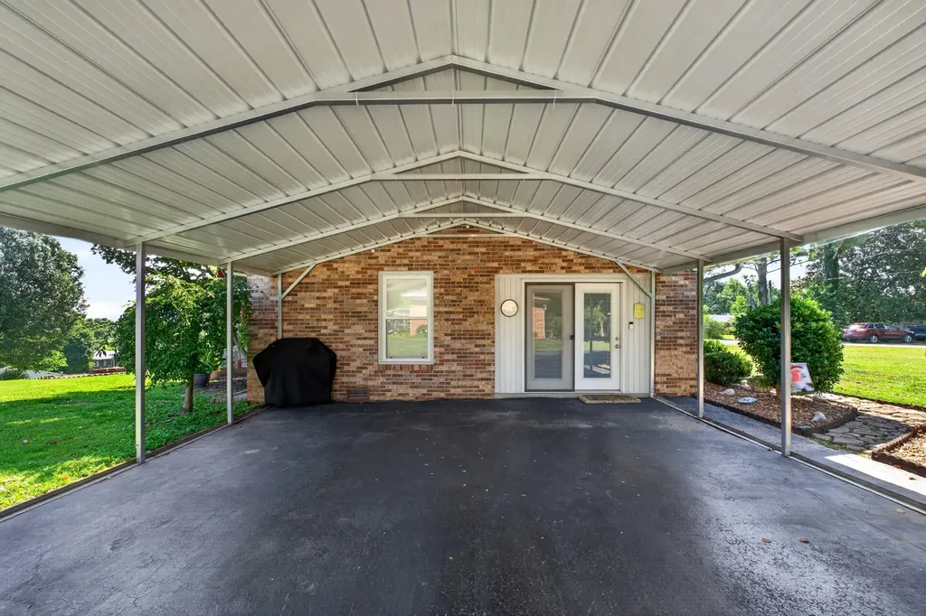 496 Sunset Drive Sparta TN 38583