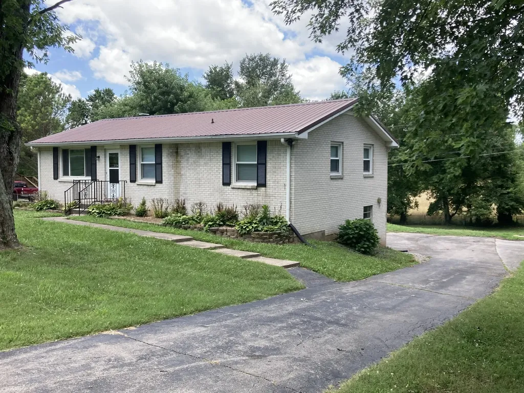 2134 Old Russellville Pike Clarksville TN 37043
