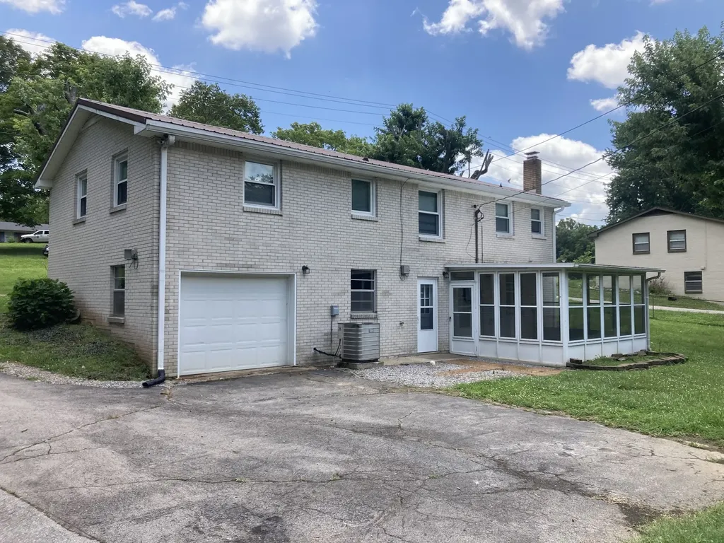 2134 Old Russellville Pike Clarksville TN 37043