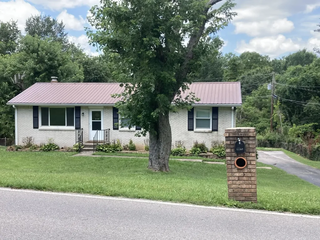 2134 Old Russellville Pike Clarksville TN 37043