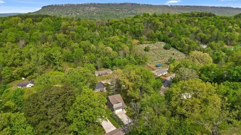 512 Hedgewood Drive Chattanooga TN 37405