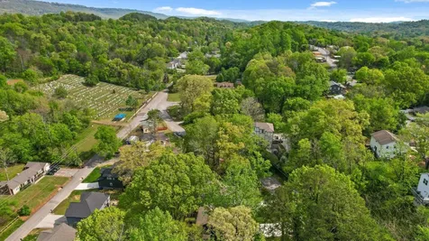 512 Hedgewood Drive Chattanooga TN 37405