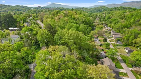 512 Hedgewood Drive Chattanooga TN 37405