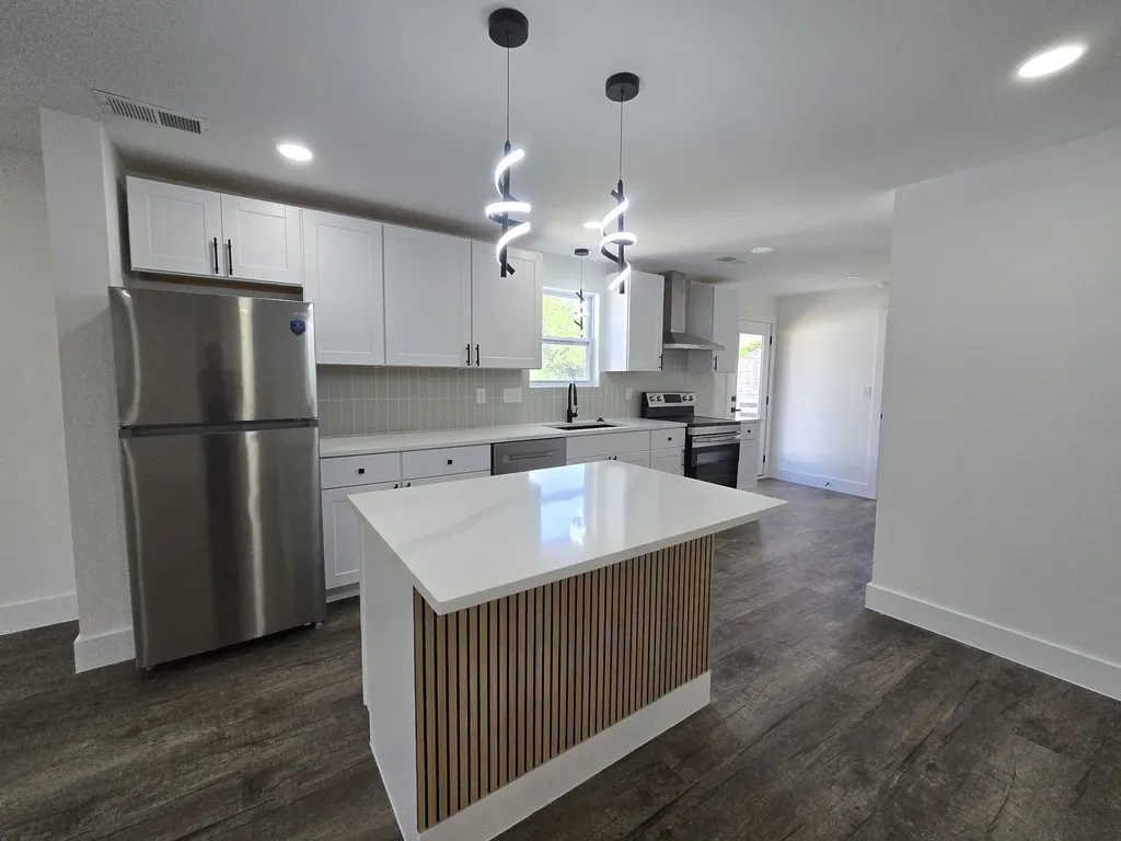 353 Hickory Heights Clarksville TN 37040