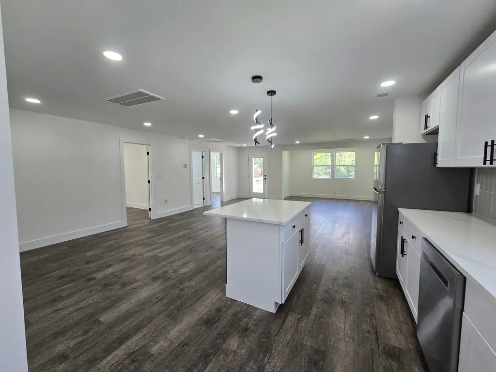 353 Hickory Heights Clarksville TN 37040
