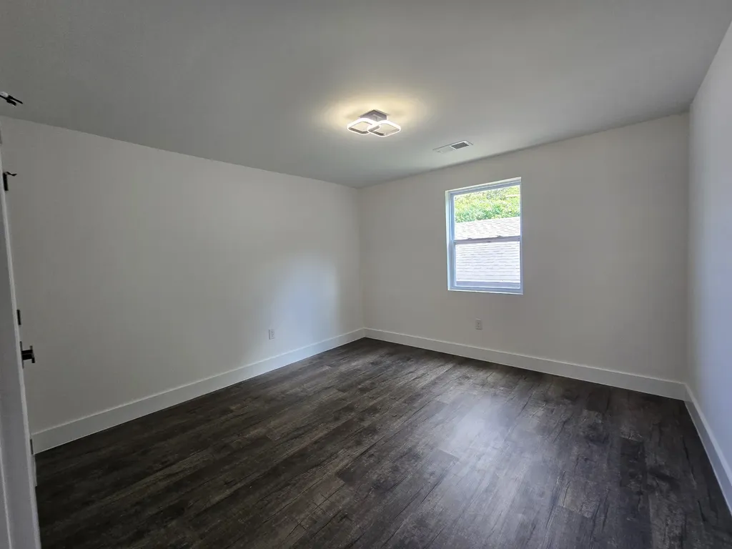 353 Hickory Heights Clarksville TN 37040