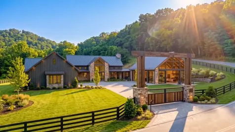 6876 Giles Hill Road College Grove TN 37046