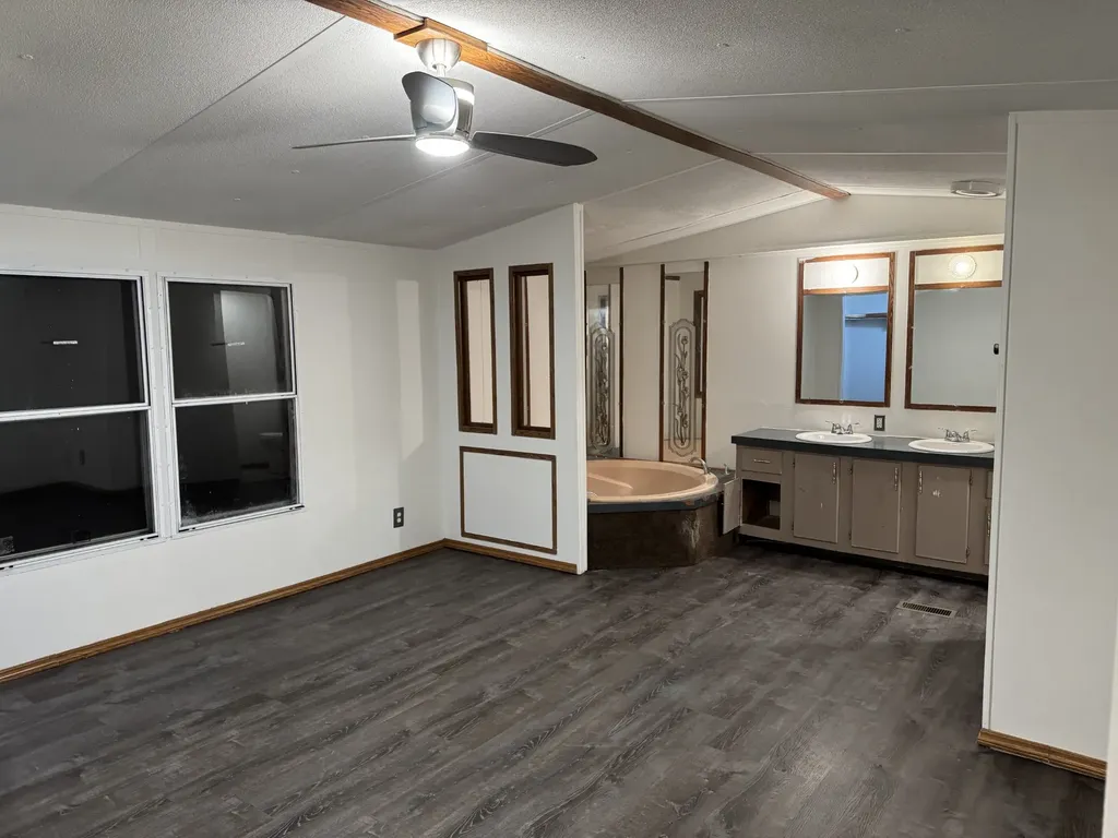 10926 Old County Line Road Bon Aqua TN 37025