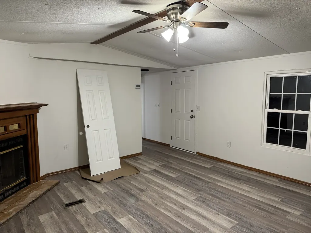 10926 Old County Line Road Bon Aqua TN 37025