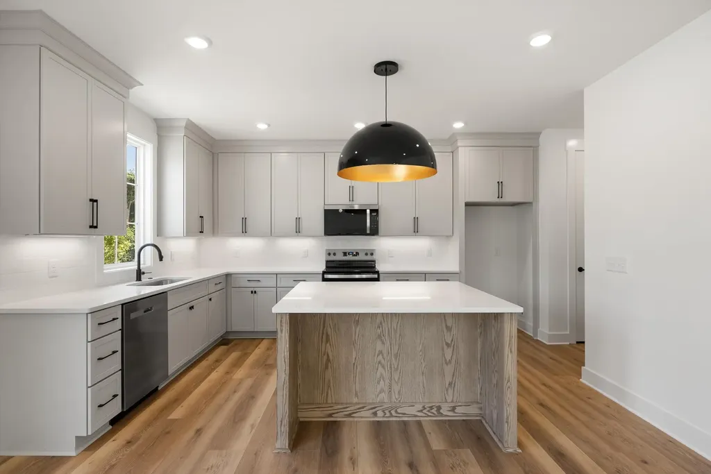 1301 Alderwood Pass Nashville TN 37207