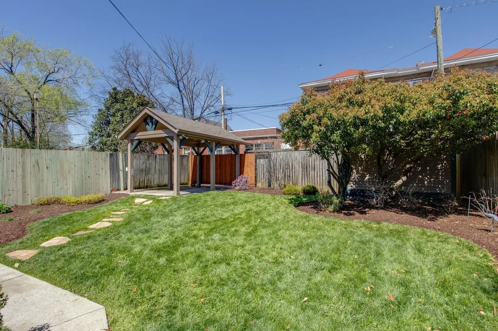 1305 Gartland Avenue Nashville TN 37206