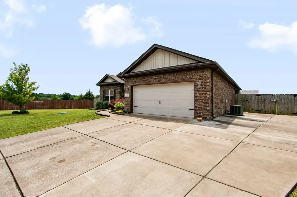 5201 Sierra Court Chapel Hill TN 37034