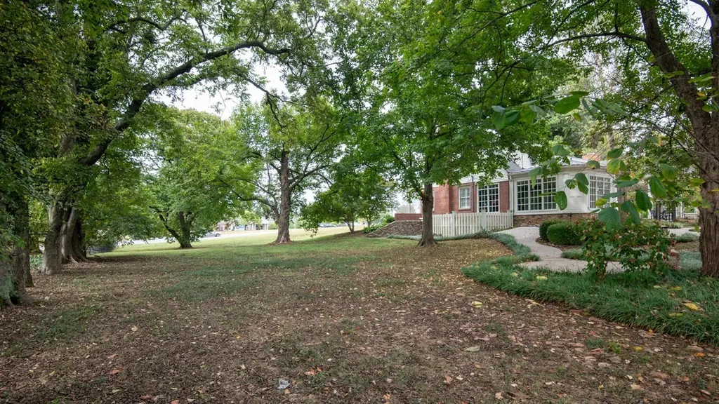 1201 Nashville Pike Gallatin TN 37066
