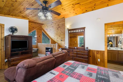 845 Golf View Boulevard Pigeon Forge TN 37863