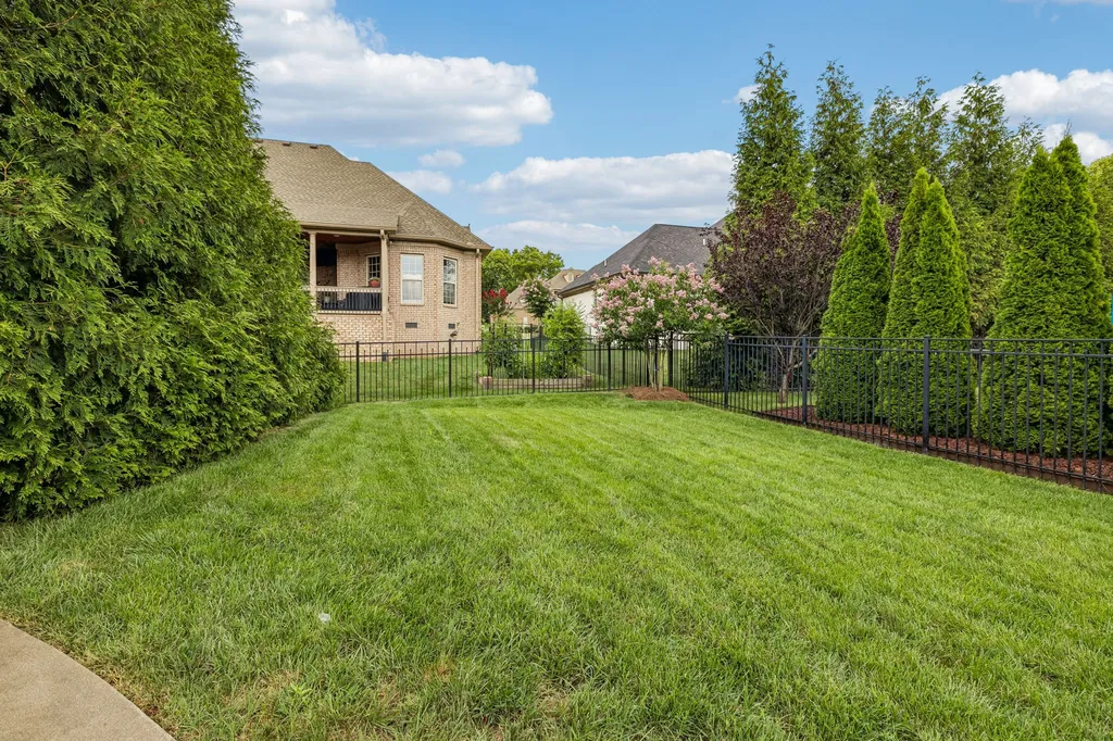 1023 Gadwall Circle Hendersonville TN 37075