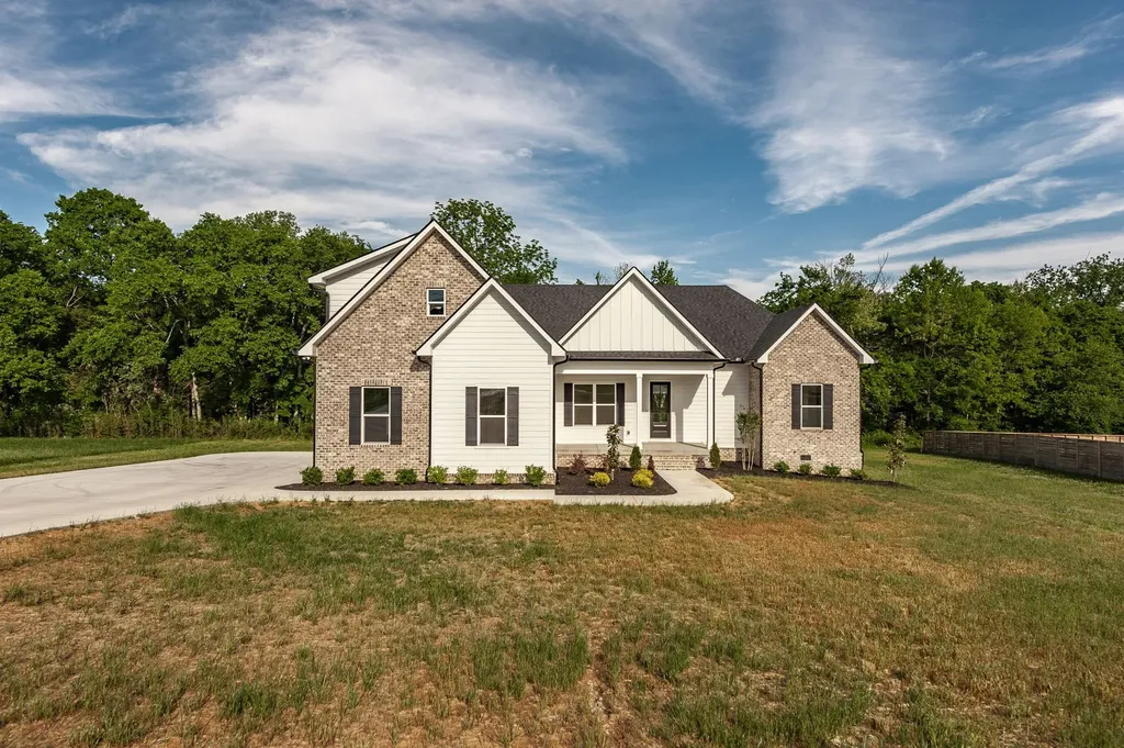330 Thoroughbred Lane Hartsville TN 37074