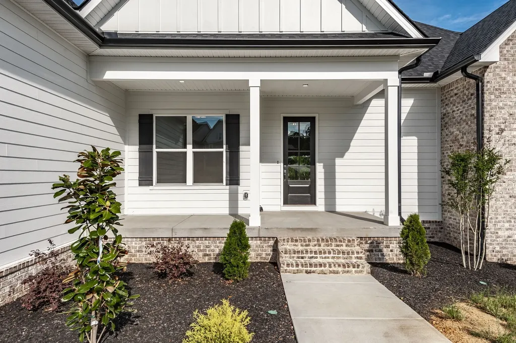 330 Thoroughbred Lane Hartsville TN 37074