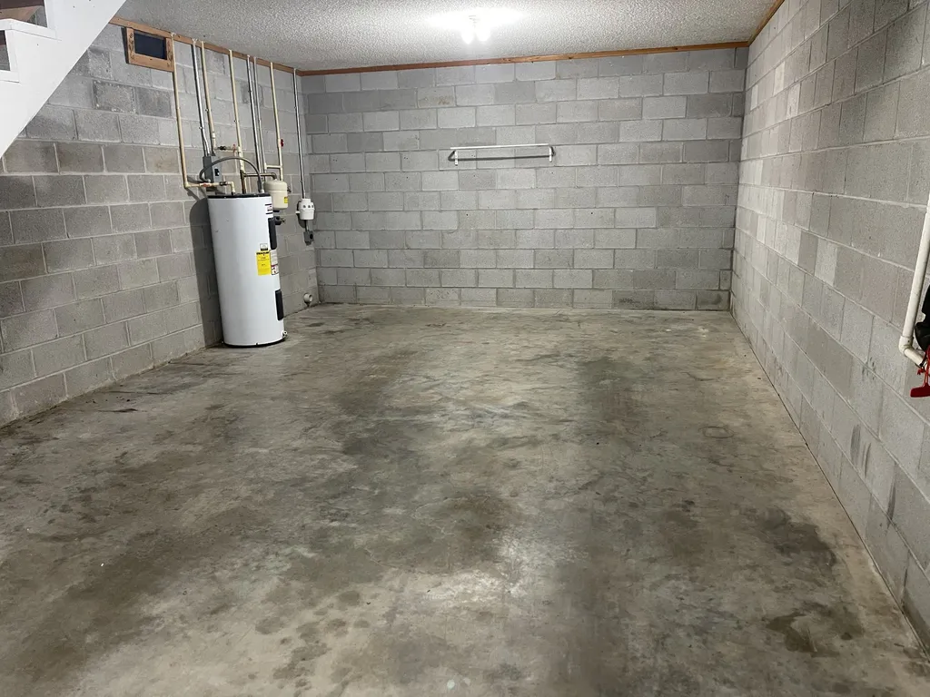 8049 Hillsboro Highway Hillsboro TN 37342