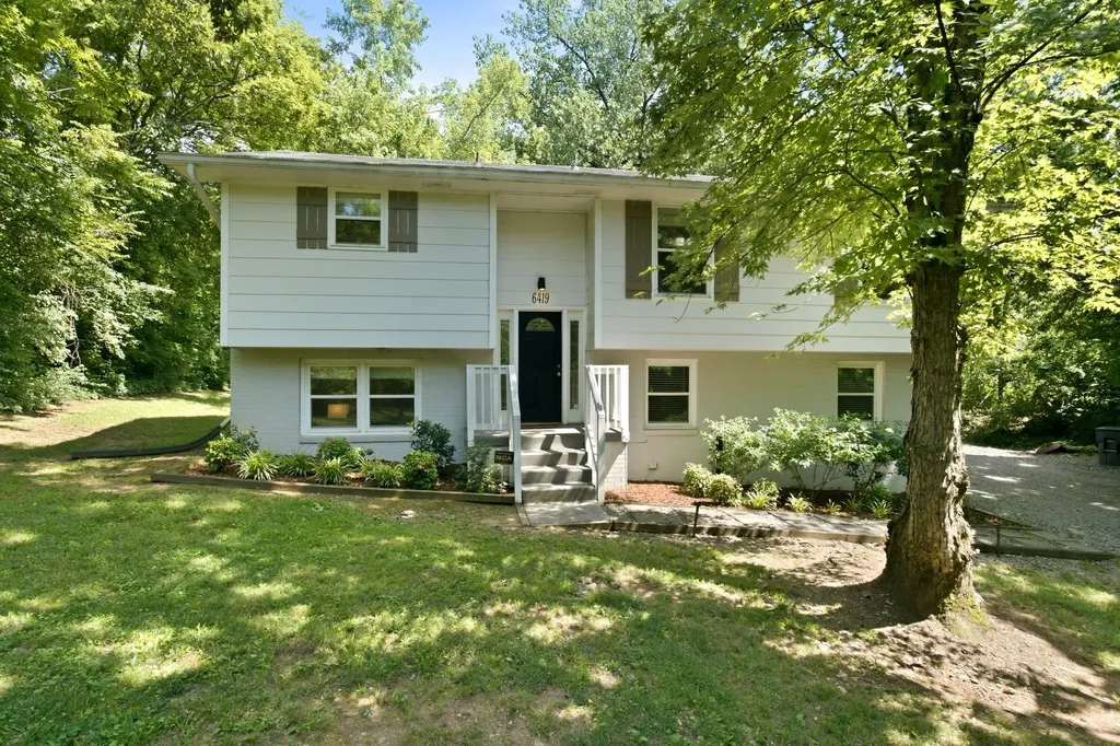 6419 Charlotte Road Circle Nashville TN 37209