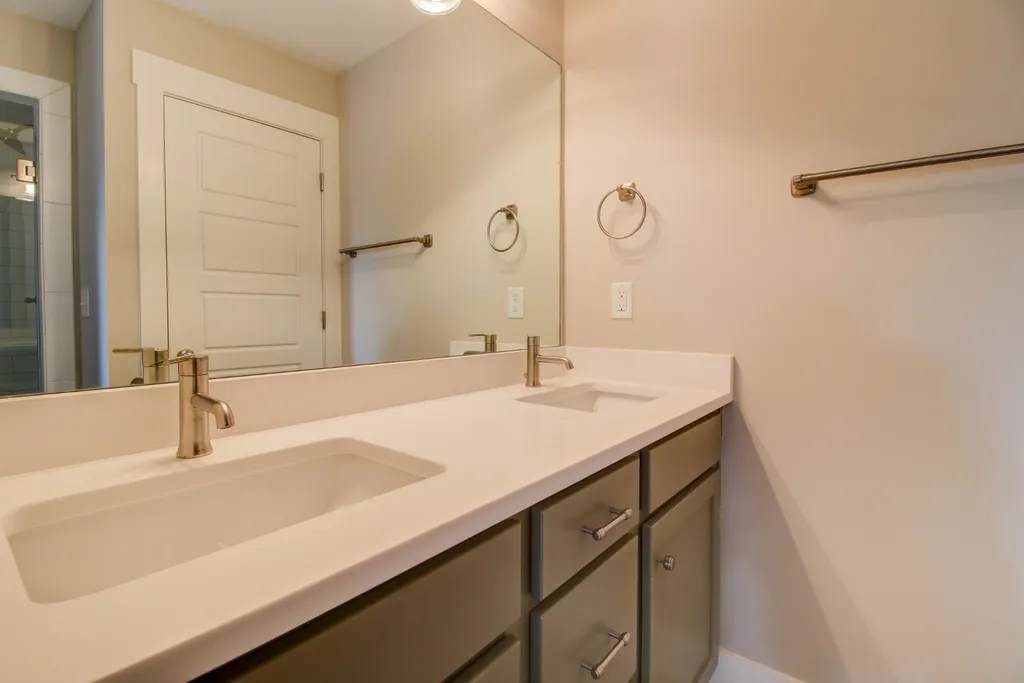 1823B 11th Ave, N Nashville TN 37208