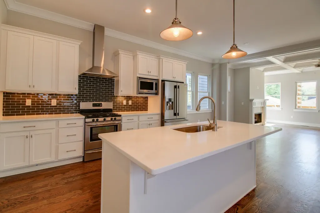 1823B 11th Ave, N Nashville TN 37208