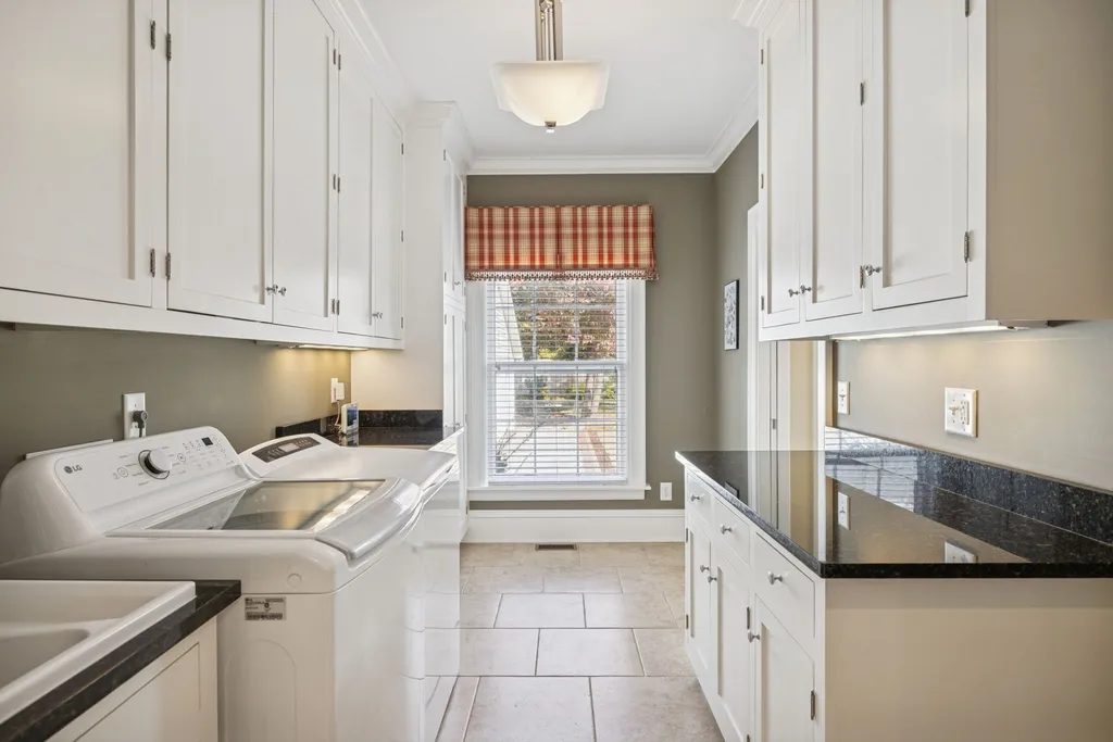 215 4th Ave, S Franklin TN 37064