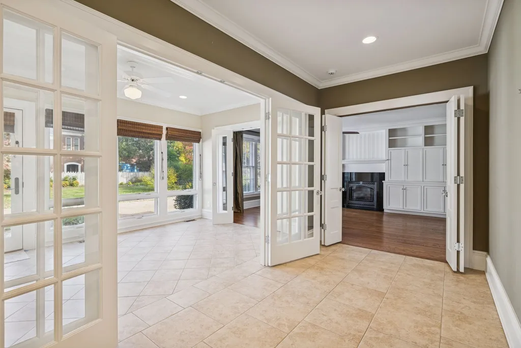 215 4th Ave, S Franklin TN 37064