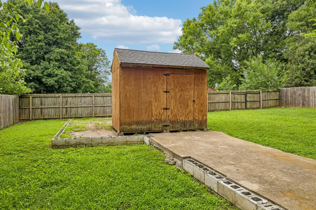 305 Eugene Road Columbia TN 38401