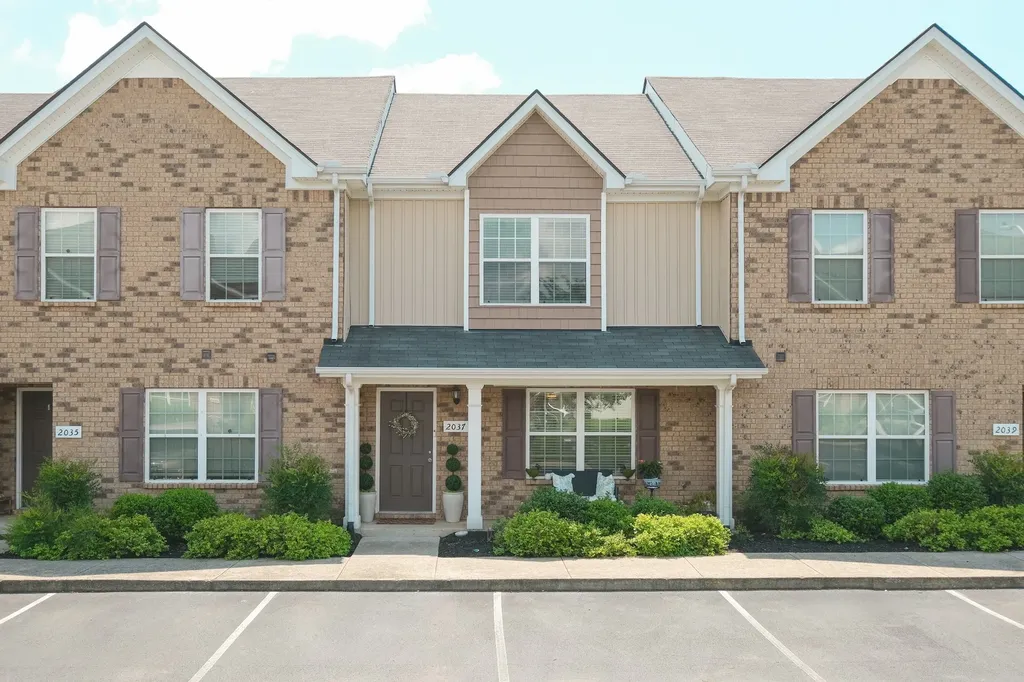 2037 Debonair Lane Murfreesboro TN 37128