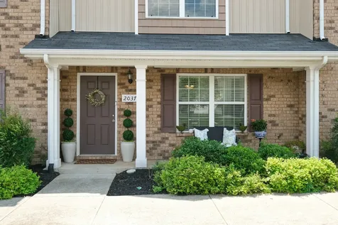 2037 Debonair Lane Murfreesboro TN 37128