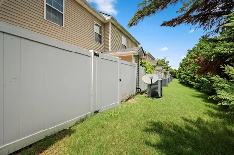 2037 Debonair Lane Murfreesboro TN 37128