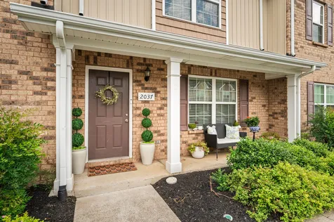 2037 Debonair Lane Murfreesboro TN 37128