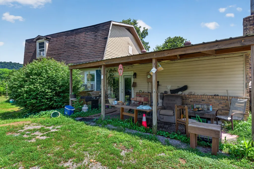 187 Edwin Smith Lane Gainesboro TN 38562